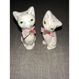 Vintage Artmark White Cat Salt & Pepper Shakers 4.25" Tall